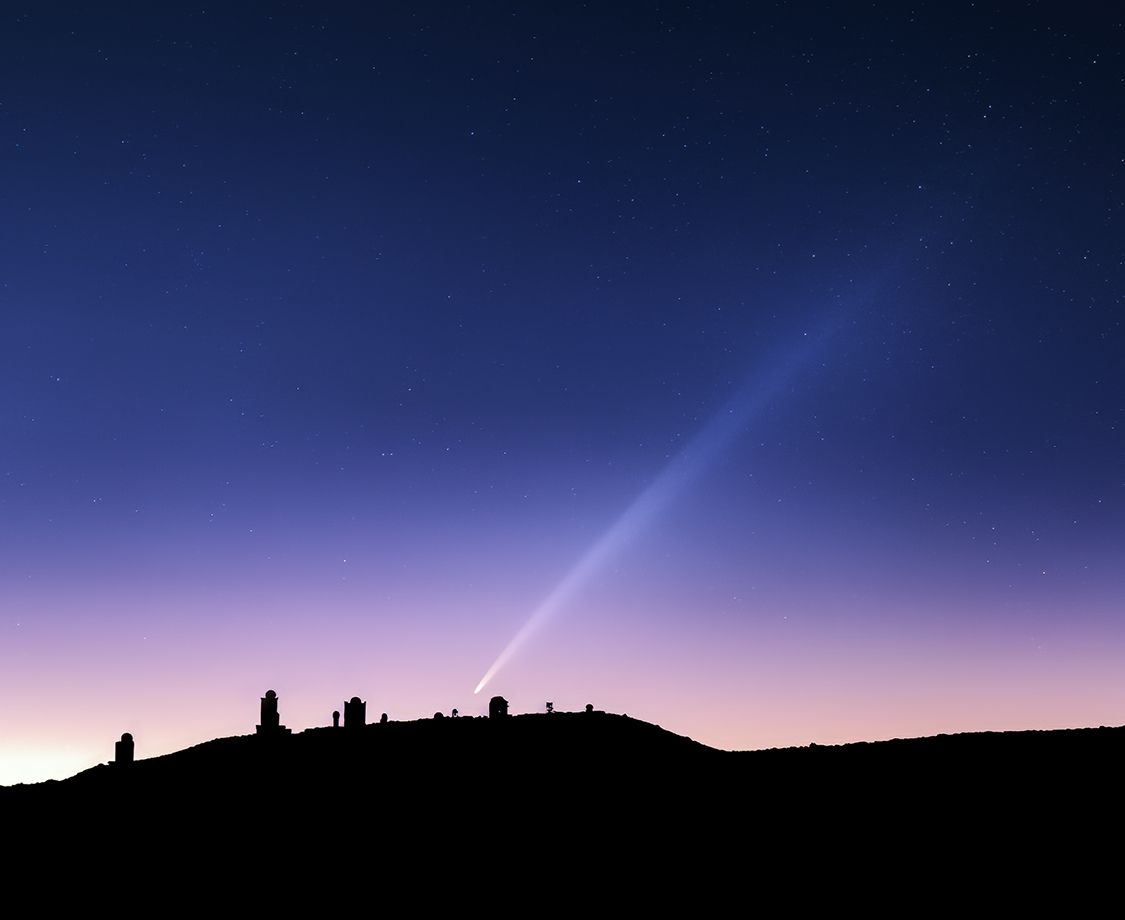 Cometa C/2023 A3 sobre el Observatorio del Teide, Observado el 1 de octubre de 2024. Se observa una cola de aproximadamente 13 grados. D. López / IAC