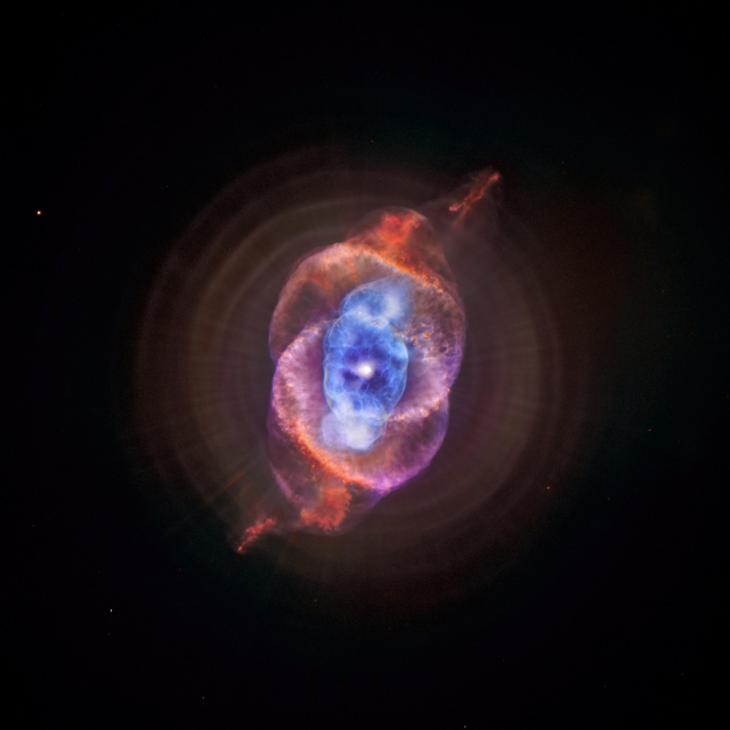 Imagen en falso color de la Nebulosa del Ojo del Gato en el óptico y en rayos X. Crédito: X-ray: NASA/CXC/SAO; Optical: NASA/STScI.