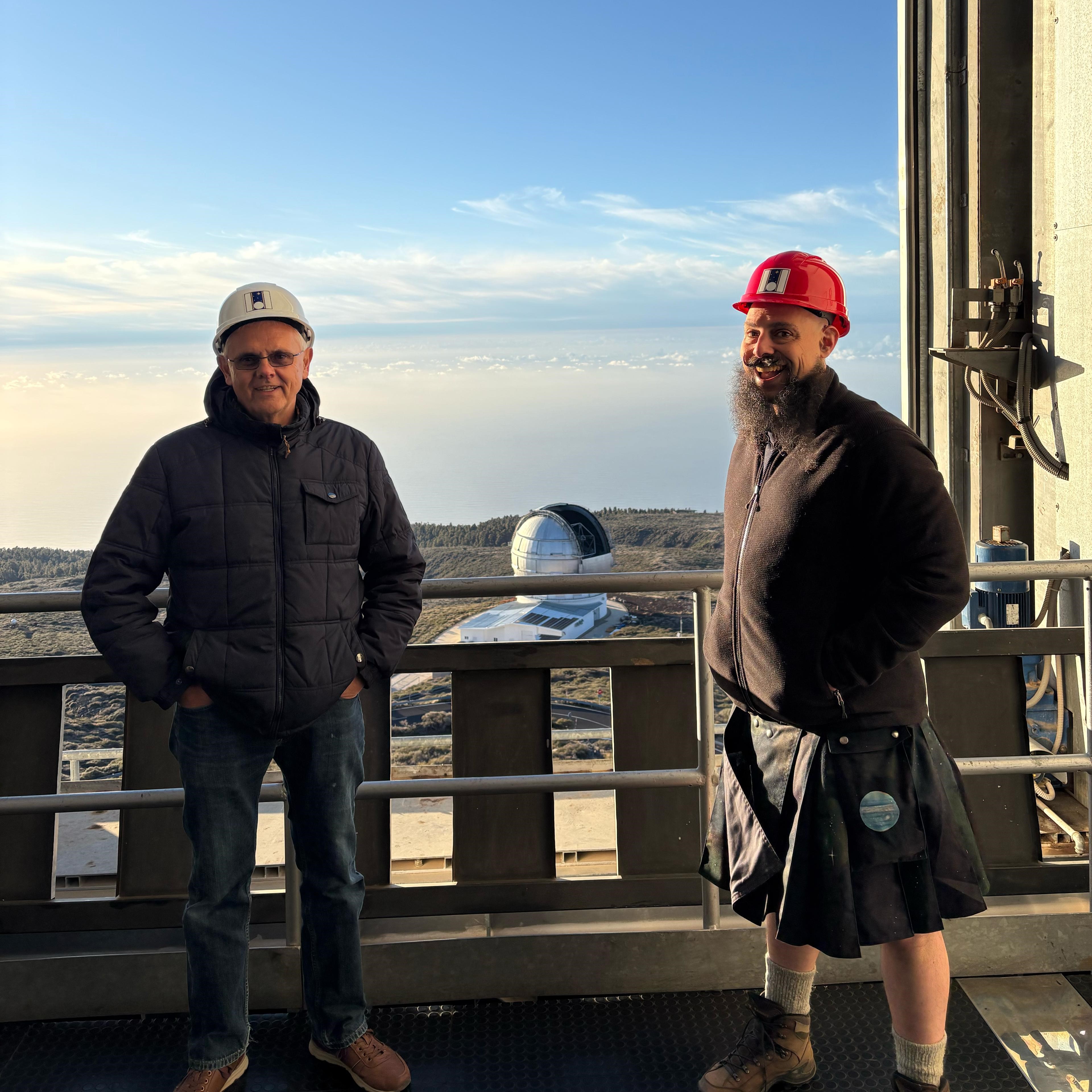 Ethan Siegel junto a Valentín Martínez Pillet en su visita al Observatorio del Roque de los Muchachos