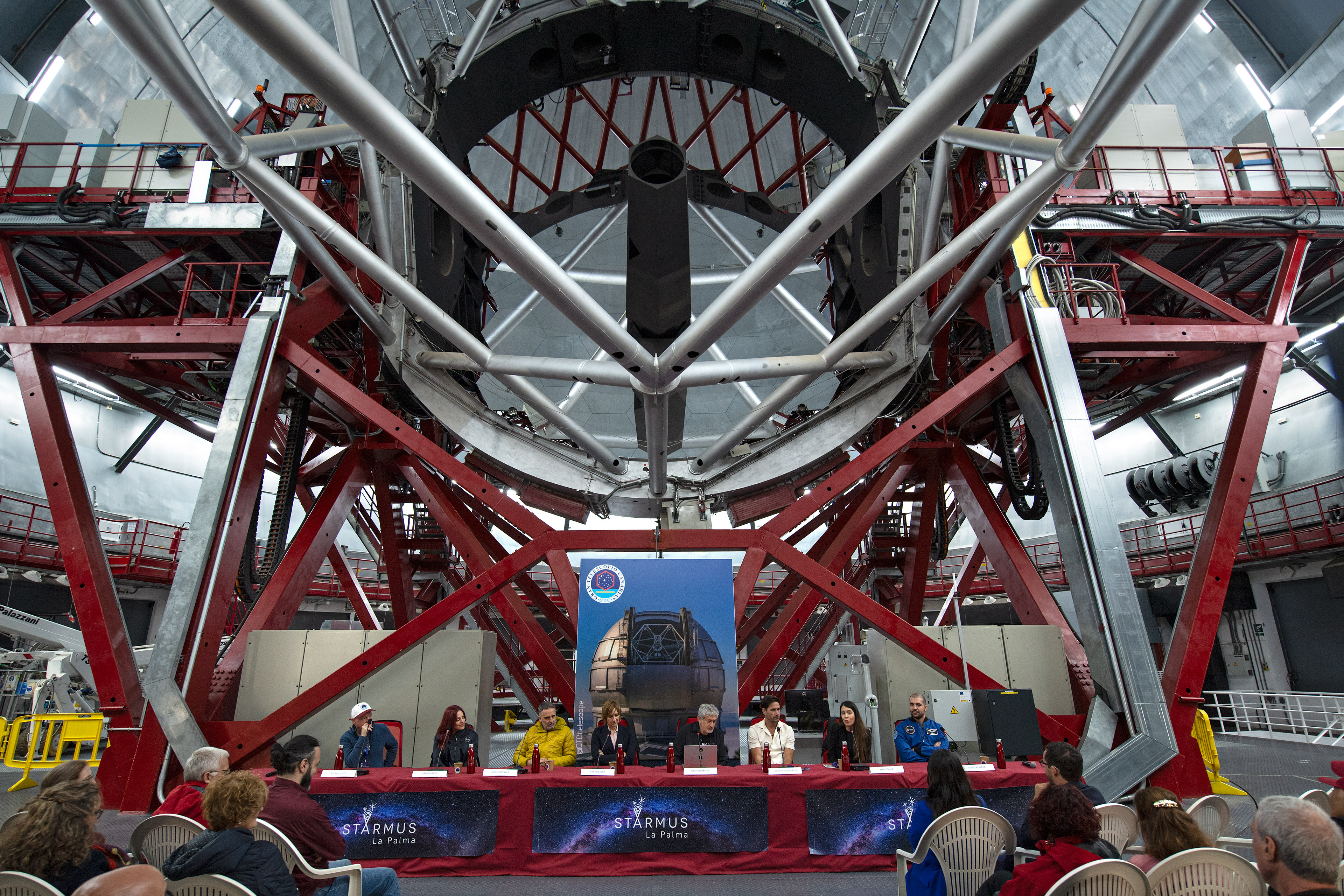 Mesa redondas "108 minutos" celebrada en el Gran Telescopio Canrias (GTC)