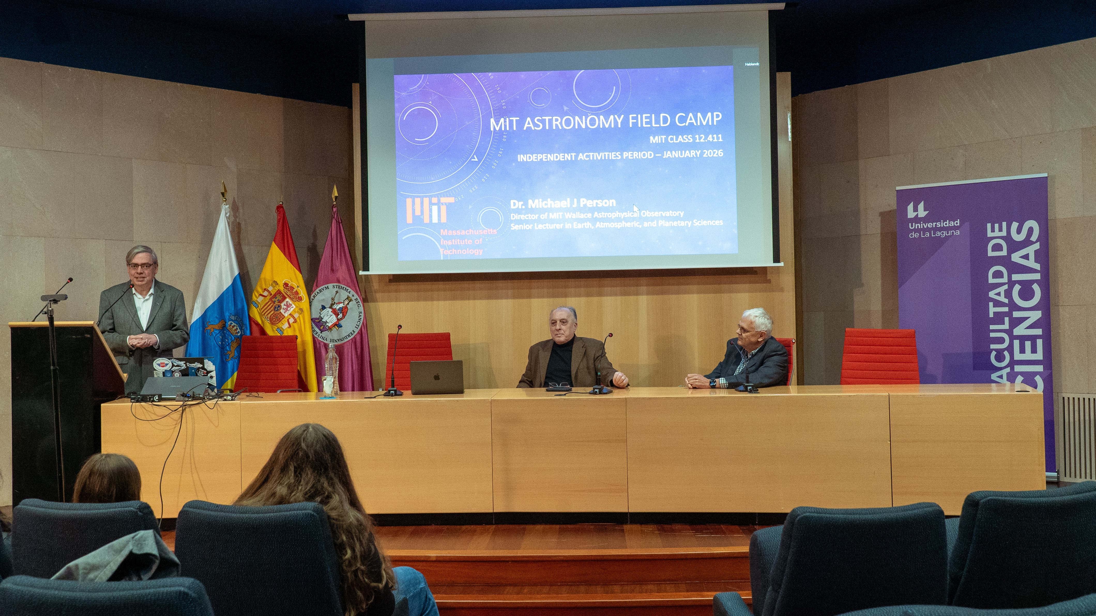 Presentacion del MIT Astronomy Field Camp en el Aula Magna de la Facultad de Física de la ULL