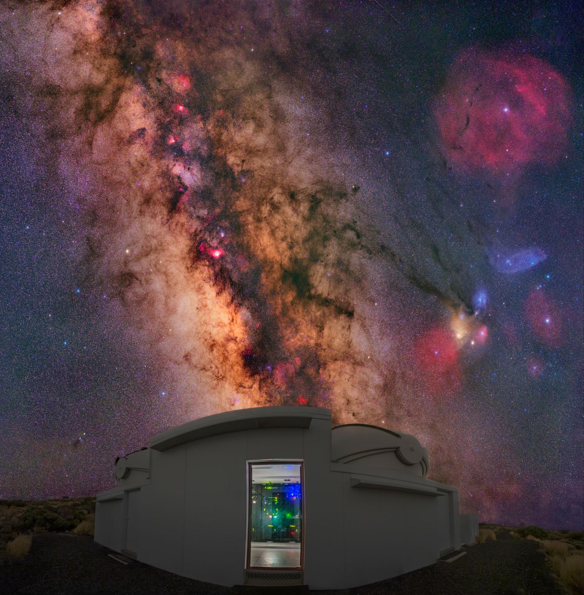 Centro de datos de los telescopios TTT en el Observatorio del Teide, donde se procesan las observaciones utilizadas por AsteroiDB