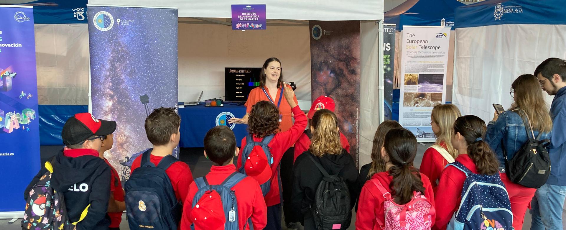 Students visit the IAC stand at the Miniferia de la Ciencia y la Innovacion 2025 held on La Palma Students visit the IAC stand at the Miniferia de la Ciencia y la Innovacion 2025 held on La Palma