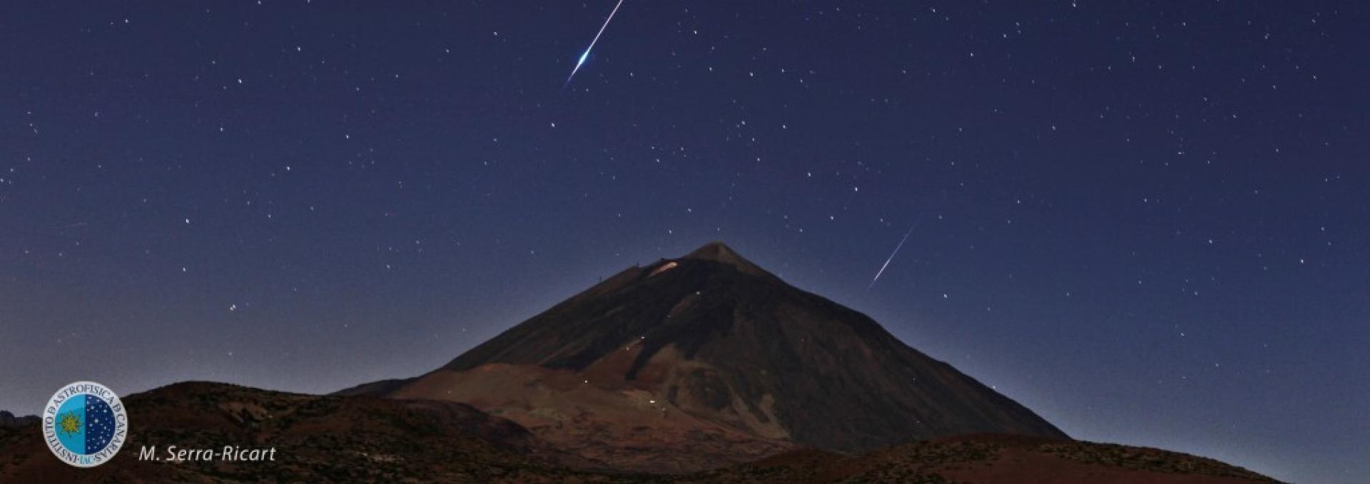 Cielo de Tenerife sobre el Teide nevado. Crédito: Daniel López.