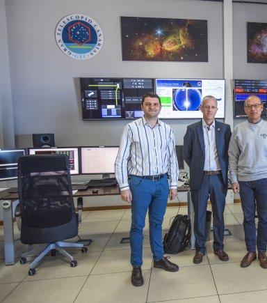 El vicepresidente de la Academia de Ciencias de China y una delegación del NAOC visitan el IAC y los Observatorios de Canarias