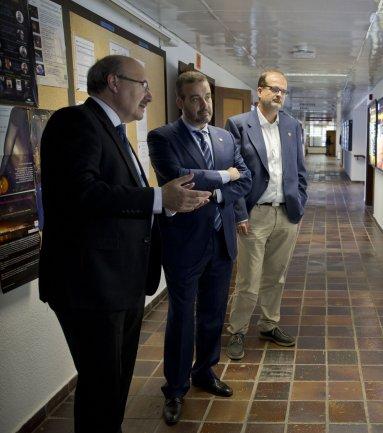 The Rector and the Vice-rector of Research of the University of Las Palmas de Gran Canaria visit the IAC and the Observatorio del Teide
