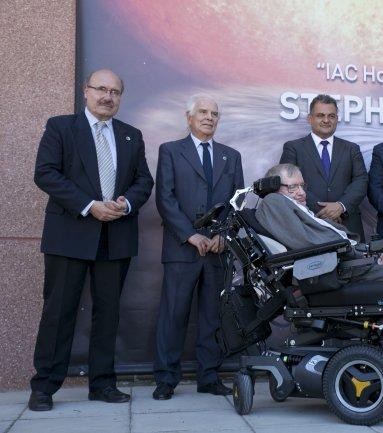 IN MEMORIAM: STEPHEN HAWKING