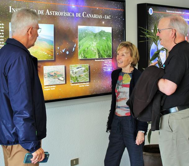 Wayne Rosing and Dorothy Largay during their visit to the IAC Headquarter in La Laguna.