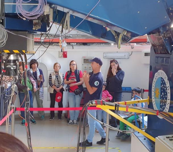 David López Fernández-Nespral (IAC) during the Open Days 2019 at the Teide Observatory. Credit: IAC. David López Fernández-Nespral (IAC) during the Open Days 2019 at the Teide Observatory. Credit: IAC.