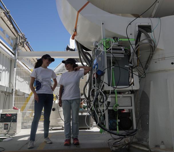 Federica Guidi (IAC) and Ángeles Pérez de Taoro (IAC) in the QUIJOTE Experiment. Credit: Tamara Muñiz Pérez (IAC). Federica Guidi (IAC) and Ángeles Pérez de Taoro (IAC) in the QUIJOTE Experiment. Credit: Tamara Muñiz Pérez (IAC).