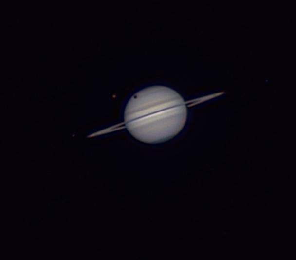 Eclipse de Sol producido por Titán sobre Saturno