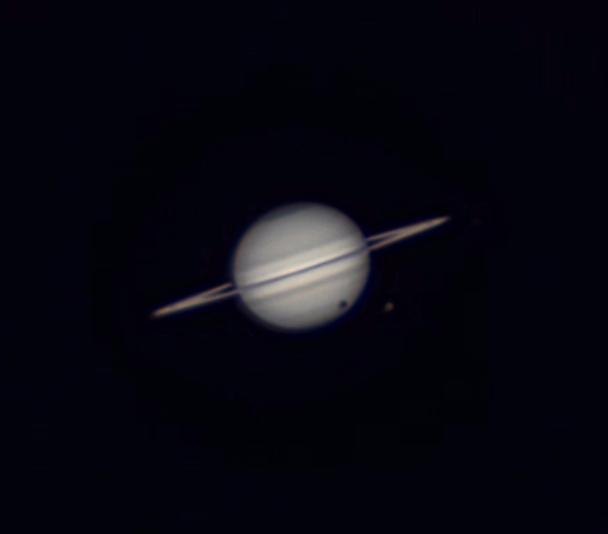Eclipse de Sol producido por Titán sobre Saturno
