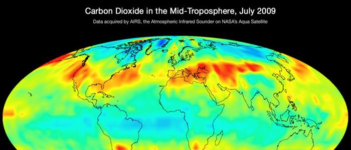 Mapa de la cantidad de CO2 en la troposfera media en julio de 2009. Crédito: C. Thompson, JPL.