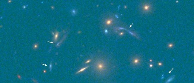 Hallan una de las galaxias más luminosas que se conocen