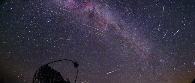 The Perseids from the Roque de los Muchachos Observatory with the MAGIC telescopes during the night of 11th and 12th of August 2016. Credit: Daniel López/IAC.