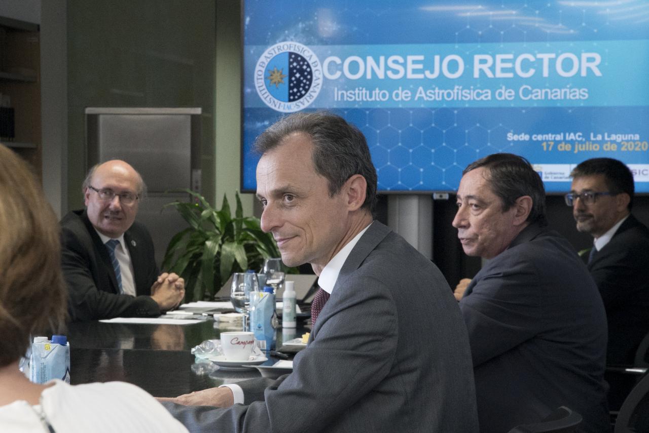 Pedro Duque en la reunión del Consejo Rector del IAC