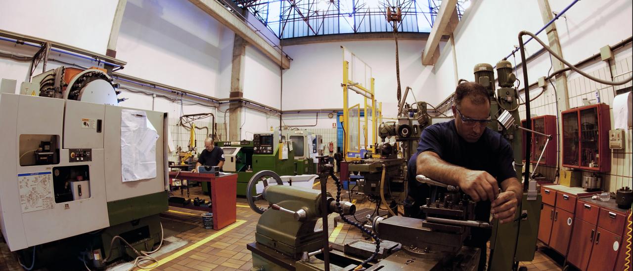 View of the mechanics workshop. Author Ángel Luis Aldai. 