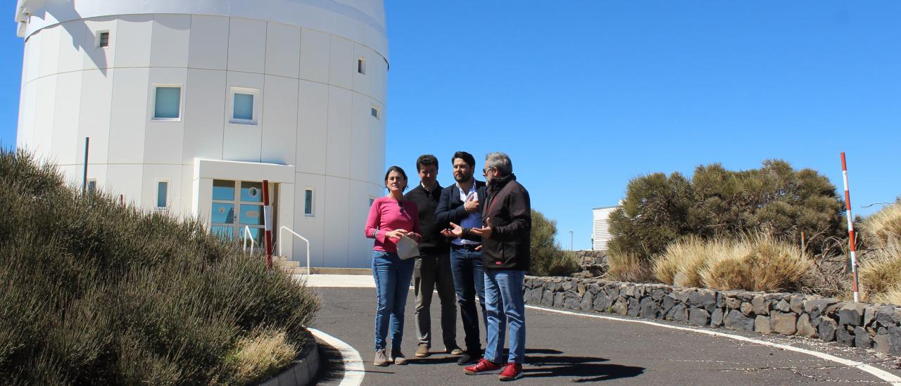 The deputy director of the IAC, the head of Economic and Legal Affairs of IACTEC, the mayor of Güímar and the manager of the Teide Observatory in front of the OGS