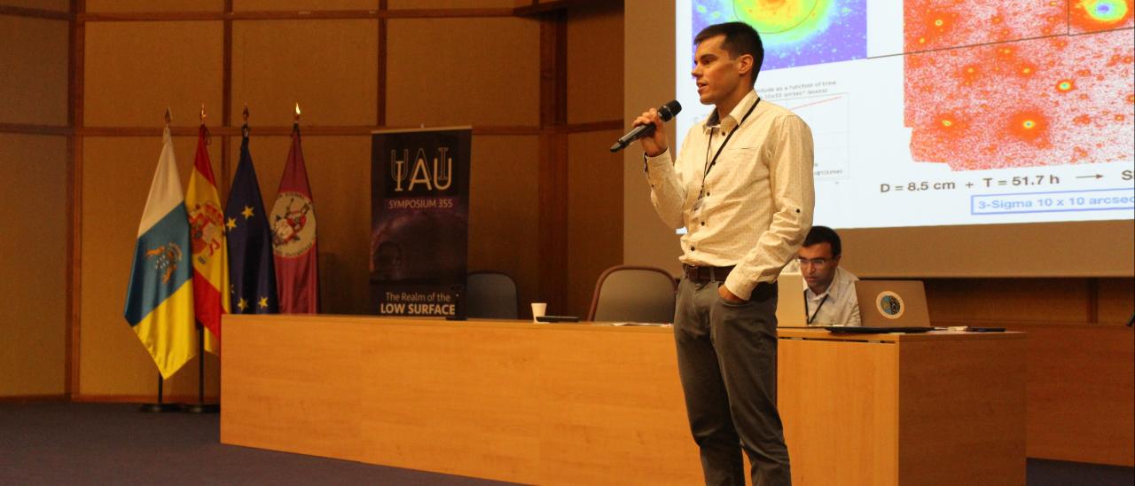 Aleix Roig durante el IAU Symposium 355