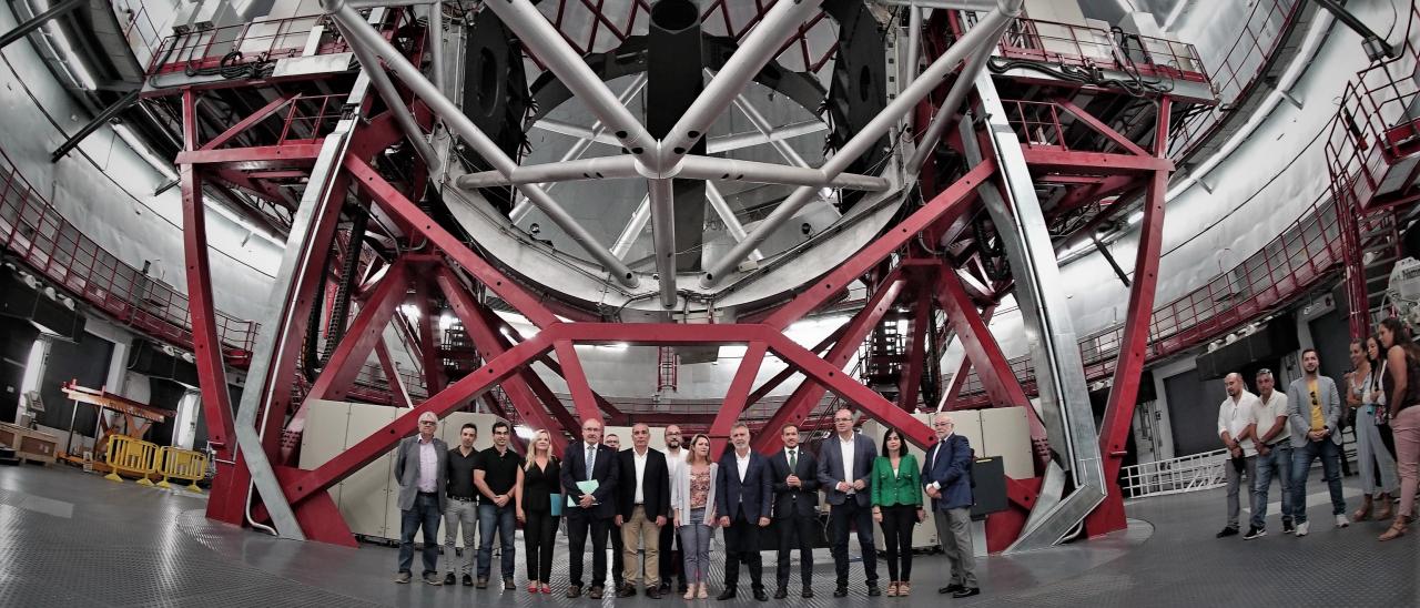 Political representatives of Canarian institutions visit the Gran Telescopio Canarias (GTC)