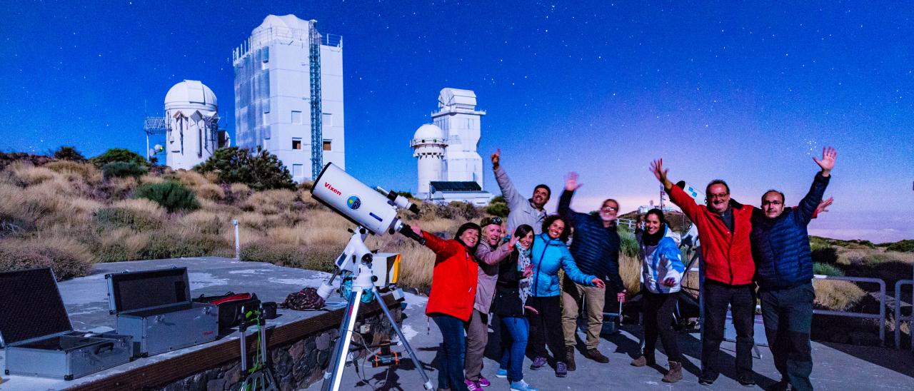 Práctica guiada en el Teide para aprender a manejar el telescopio nocturno y realizar una observación astronómica. Crédito: Donovan Mclean/Enrique Mesa/IAC.