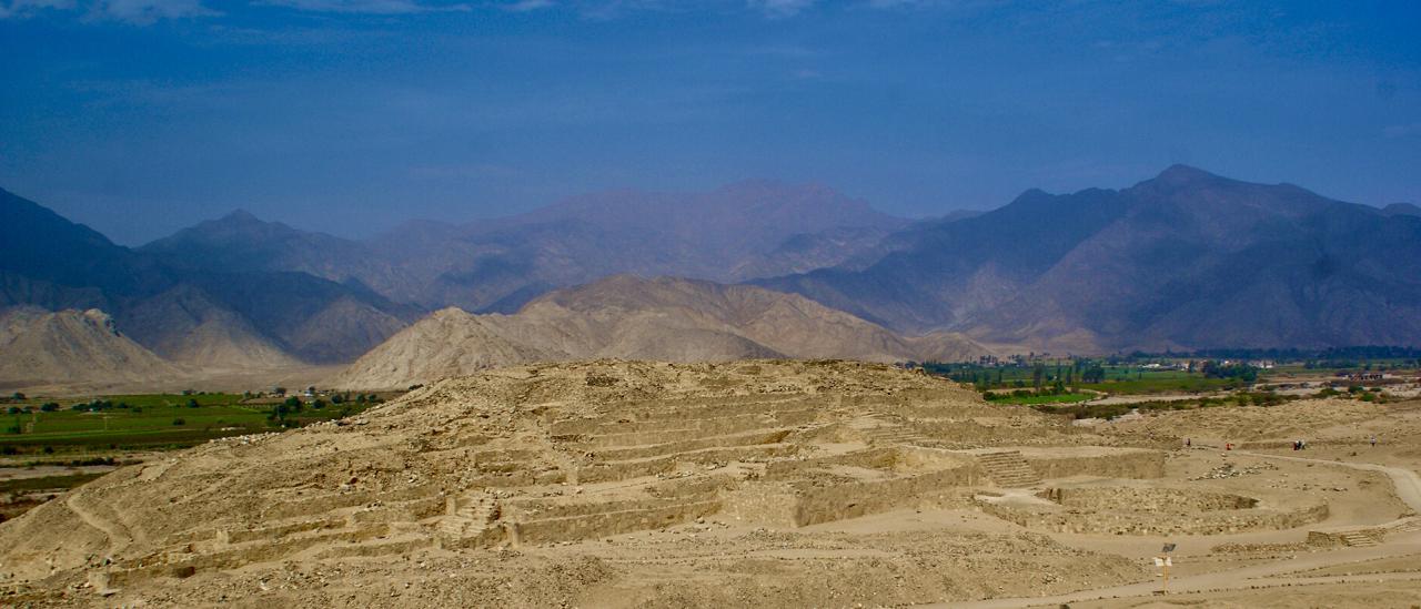 One of the main pyramidal buildings of the central square of Caral, whose major axis is oriented parallel to the Supe river, and towards the major southern lunastice. Credit: A. César González-García (Incipit-CSIC).