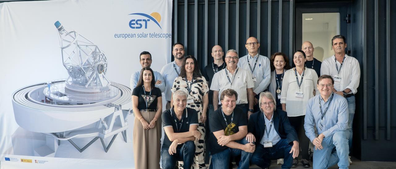 Equipo del EST y panel de revisión durante las sesiones de la Revisión Preliminar del Diseño celebrada en IACTEC (Tenerife) los días 21 y 22 de octubre de 2025.