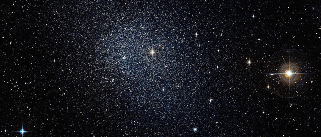 Galaxia esferoidal enana Fornax. Crédito: ESO/Digitized Sky Survey 2.