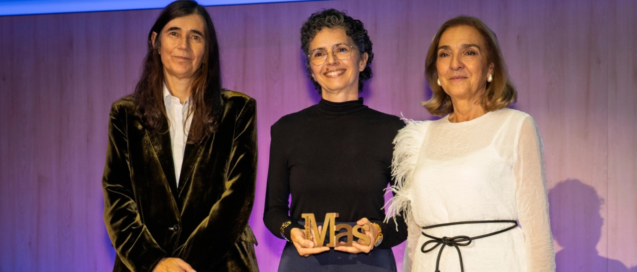 La premiada en Ciencia, Julia de León, con María Blasco (CNIO) y Carmen Vela (Gold Standard Diagnostics). La premiada en Ciencia, Julia de León, con María Blasco (CNIO) y Carmen Vela (Gold Standard Diagnostics).