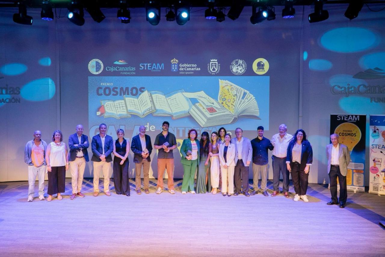 Imagen de las personas premiadas y los componentes de los distintos jurados del Premio Cosmos 2026 / IAC