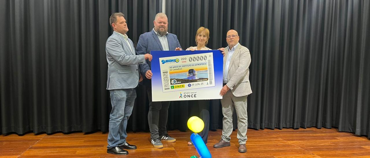 Presentation of the coupon dedicated to the 40th anniversary of the IAC 