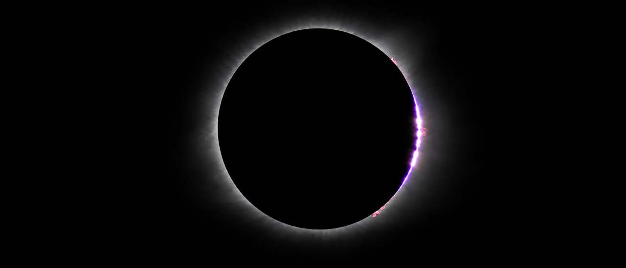 Perlas de Baily durante un eclipse total de Sol. El 12 de agosto, desde Canarias el eclipse será parcial, con cerca del 70 % del Sol oculto