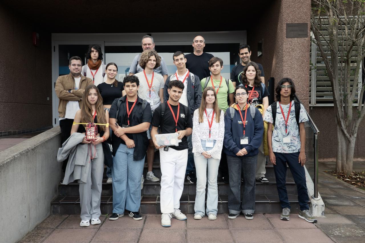 Students from IES Viera and Clavijo, participants of the ESA CANSAT programme, visit the Institute of Astrophysics of the Canary Islands (IAC)