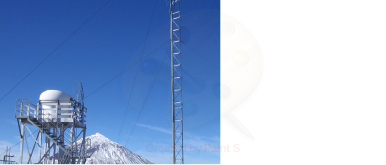 Automatic seeing monitor DIMMA at the Teide Observatory, an instrument  managed by the SQT. On the right side, a sector of the mast of one of the automatic weather stations.