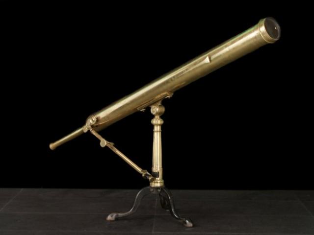 A biography of possibly the first Canary astronomer will be presented, based on the discovery of a set of mysterious old exercise books in the library of the IAC