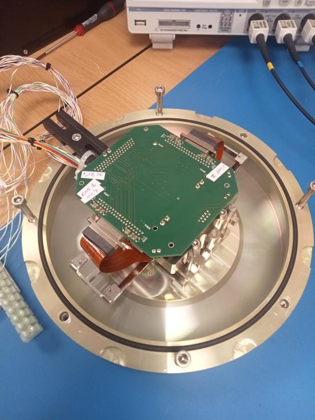 17 PCB with CCD231-84 connected to ARCHON controller