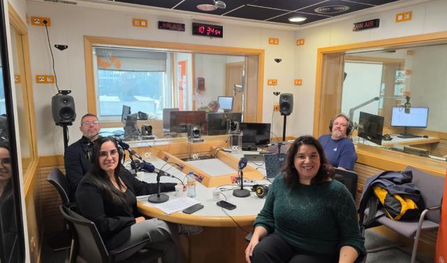 Un momento de la grabación del programa de radio Soñando Estrellas con Jonay González, Silvia Granja, Verónica Martín y Alfred Rosenberg / IAC