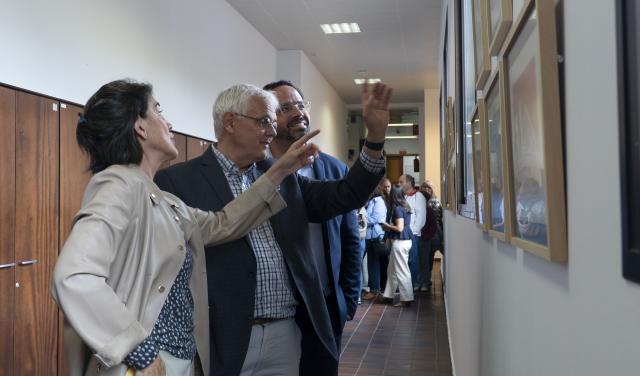 Casiana Muñoz-Tuñón, Valentín Martínez Pillet y Adal García Pueyo en la exposición “El Observatorio Observado” 
