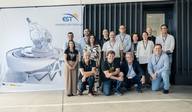 Equipo del EST y panel de revisión durante las sesiones de la Revisión Preliminar del Diseño celebrada en IACTEC (Tenerife) los días 21 y 22 de octubre de 2025.