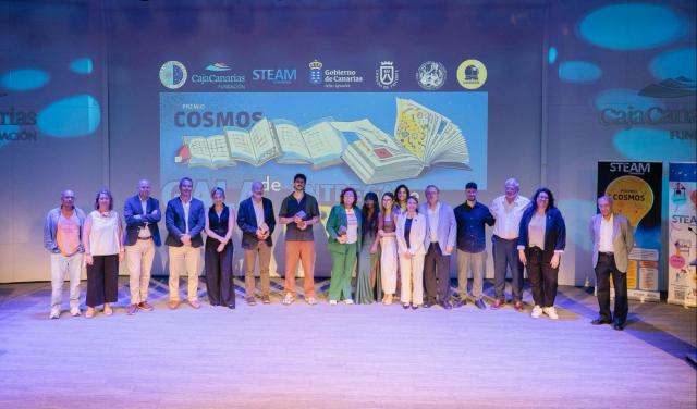 Imagen de las personas premiadas y los componentes de los distintos jurados del Premio Cosmos 2026 / IAC