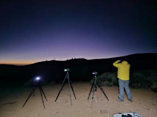 Observando el cometa C/2023 A3 sobre el Observatorio del Teide. Observando el cometa C/2023 A3 sobre el OT