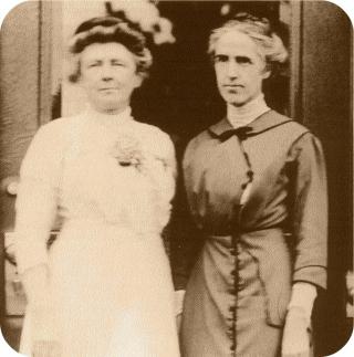Henrietta Swan Leavitt, a la derecha, acompañada de Annie Jump Cannon. Crédito: Harvard College Observatory.‬‬