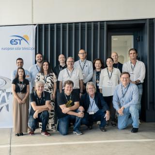 Equipo del EST y panel de revisión durante las sesionesde la Revisión Preliminar del Diseño celebrada en IACTEC (Tenerife) los días 21 y 22 de octubre de 2025. Equipo del EST y panel de revisión durante las sesionesde la Revisión Preliminar del Diseño celebrada en IACTEC (Tenerife) los días 21 y 22 de octubre de 2025.