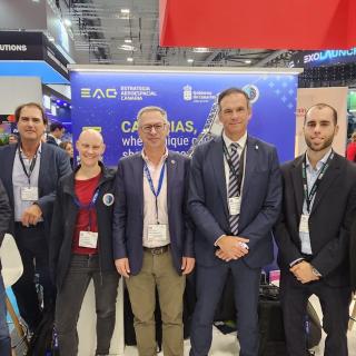 Das Team von SPACE-Lab (Satellite Payloads for Astrophysics, Communications and Earth Observation) und LAOS (Laboratory of Advanced Optical Systems) präsentiert seine Projekte auf der Messe Space Tech Expo Europe.