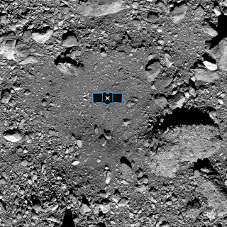 Simulación de la maniobra "Touch-and-go" de la misión OSIRIS-REx en el cráter Nightingale. Simulación de la maniobra "Touch-and-go" de la misión OSIRIS-REx en el cráter Nightingale.