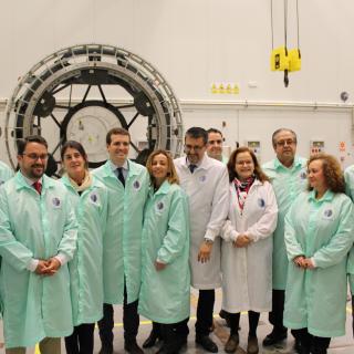 Pablo Casado junto a representantes de su partido y miembros del Comité de Dirección del Instituto de Astrofísica de Canarias. Crédito: Jorge Dóniz (IAC).