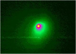 Imagen en el infrarrojo de la coma de polvo del cometa, tomada la noche del 4 de julio con la cámara-espectrógrafo LIRIS, construida en el IAC e instalada en el telescopio WHT. 7980